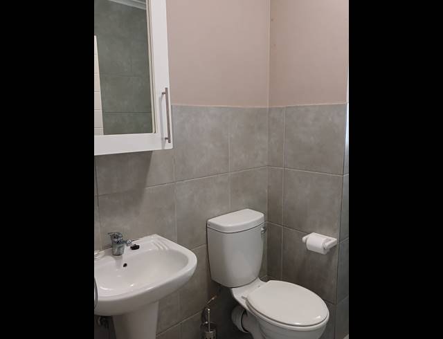1 BEDROOM APARTMENT FOR SALE IN DORINGKLOOF